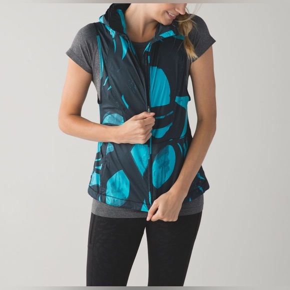 lululemon athletica Jackets & Blazers - Lululemon Blue & Black Pack-It Vest Lightweight Packable Hood Womens Size 4
